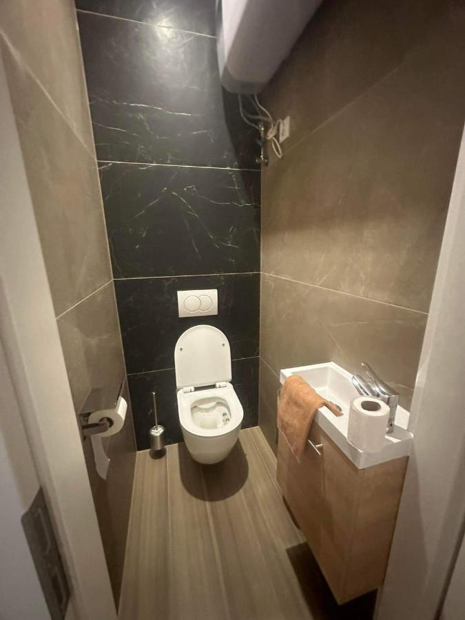 Orangehomes High Class 4 Bedroom Apartment Будапеща Екстериор снимка