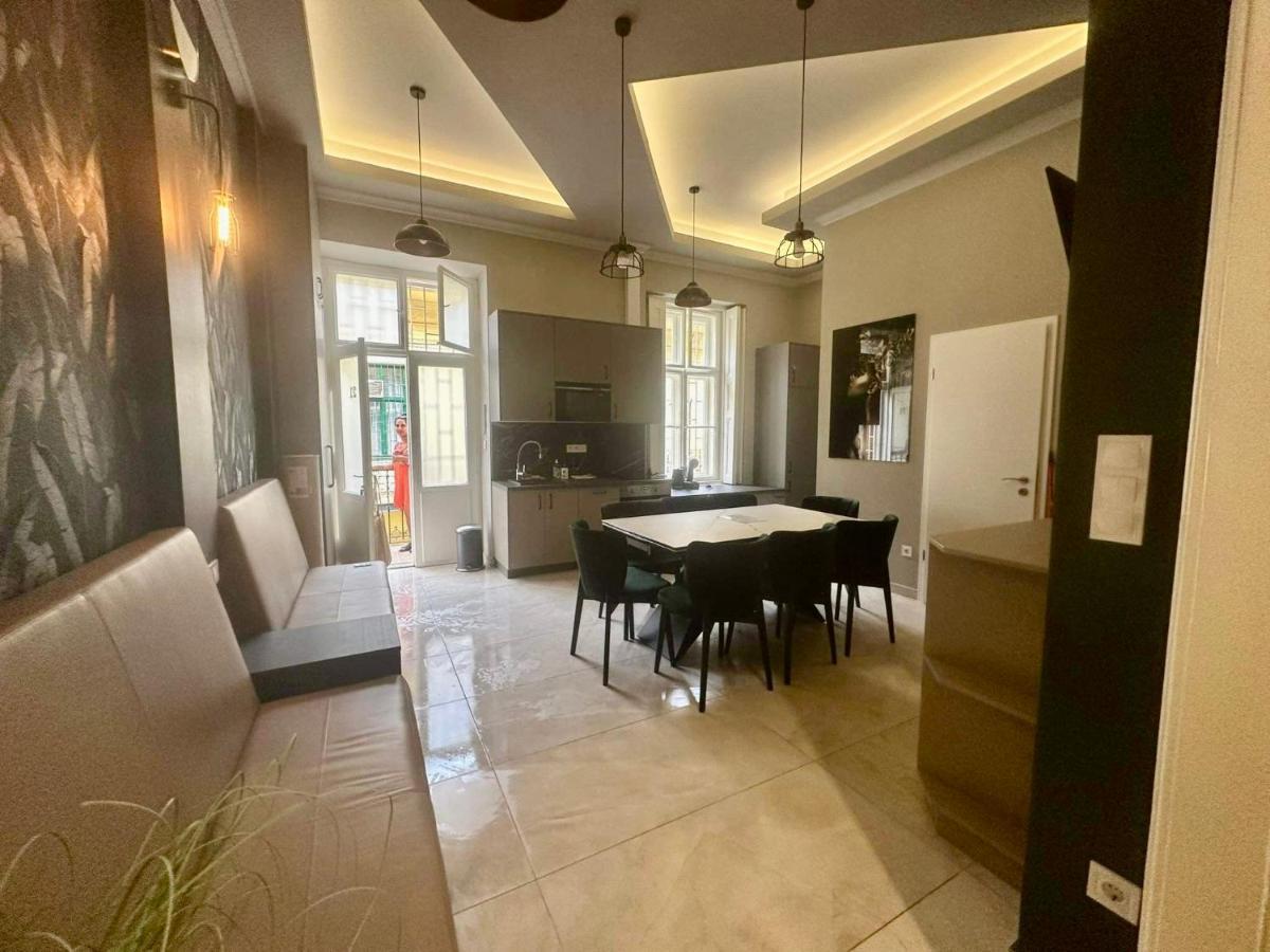 Orangehomes High Class 4 Bedroom Apartment Будапеща Екстериор снимка